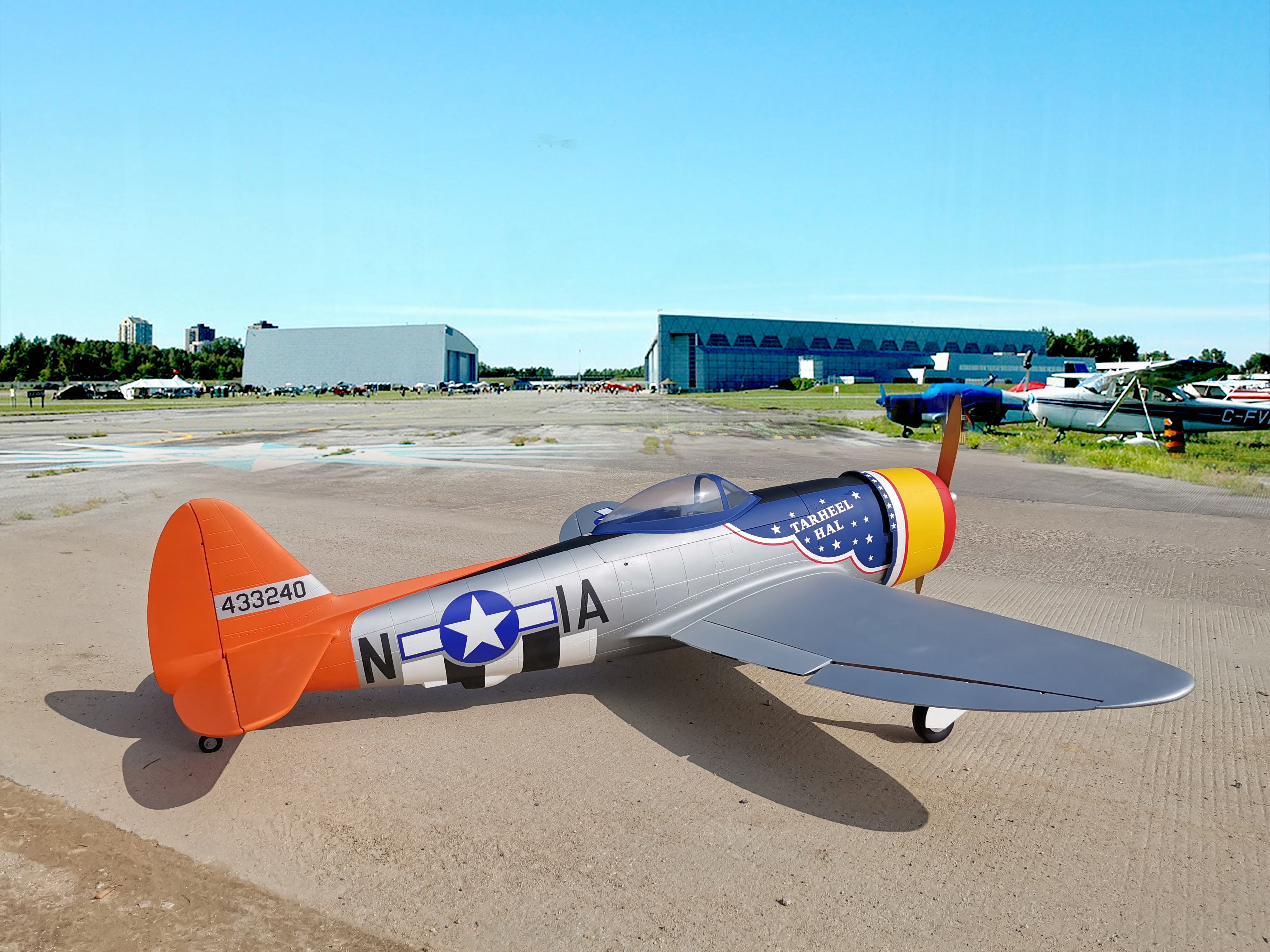side view of tarheel hal 96" P-47D Thunderbolt